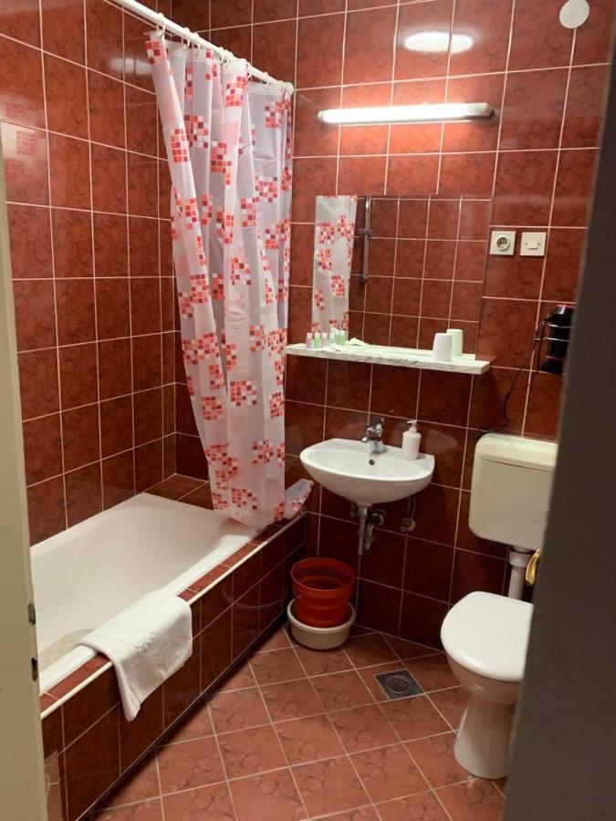 Apartmani California بودغورا المظهر الخارجي الصورة